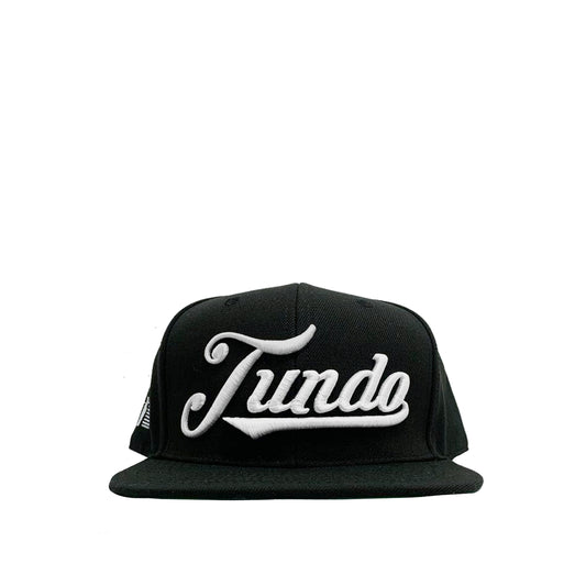 "TUNDO" CLASSIC LOGO | SNAPBACK | WHITE EMBOSSED